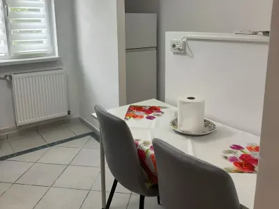 bucatarie cu loc de masa inchiriere apartament Sector 4 București